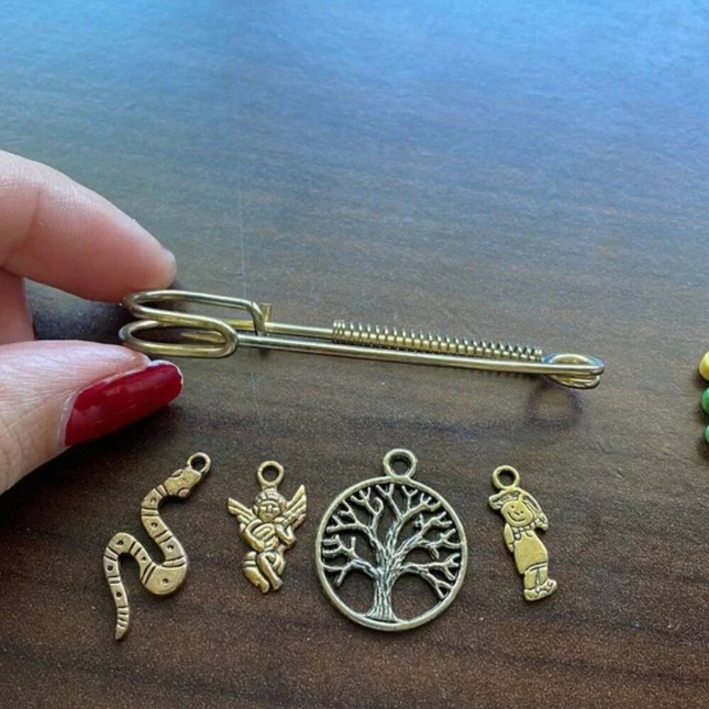 oversized safety pin brooch NWOT - Picture 7 of 10